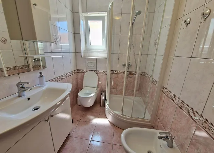 Jozic アパート バスカ